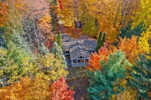 Private Home 2 miles to Downtown Bellaire - Elk Rapids