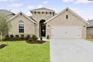 32 Short Drive To Billy Bob's Patio - 艾索