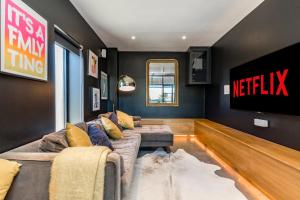 Nutkin Barn - Contemporary home in West Sussex