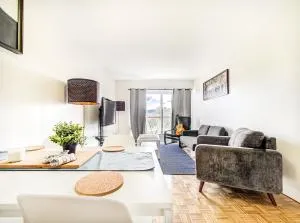 Cozy 2-Bedroom à Plateau-Mont-Royal - Laval