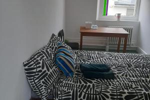 Newport 1-Bed Apt Sleeps 2 near Train Station