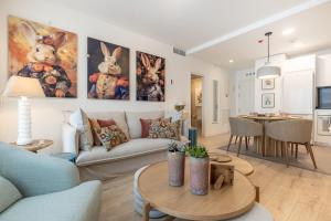 Malaga Skyline 6 Pool & Parking Free