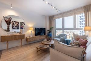 Malaga Skyline 6 Pool & Parking Free