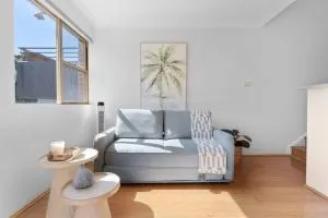 Walk to Manly Beach-Relaxing 2BR -Balcony-Parking - Queenscliff