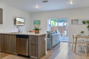 Beautiful Entire Duplex to Family Vacation!