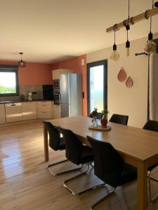 Maisons de vacances Gites Rozanna avec acces detente SPA JACUZZI : photos des chambres