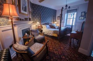 Large Double Room room in 1777. At The Albion
