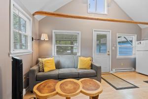 Sunset Shores - Tiger Lily Cabin #5 by Simple Life Rentals