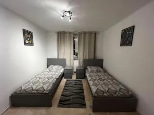 Großes Haus in Jülich Neu möbiliert - 林尼希