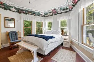 Tuckaway Cottage by Simple Life Rentals - 鱼溪