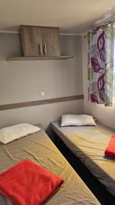 Mobile-home les pieds dans leau