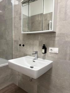 Modernes Apartment in Karlsplatz Nähe 15