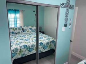 King Bed Downtown Courtyard Apt