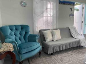 King Bed Downtown Courtyard Apt