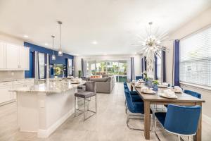 Sophisticated 6 Bdrm Villa with Movie Room at Encore