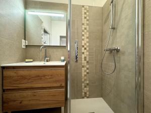 Appartements Le petit Paradis - vue mer - Piscine : photos des chambres