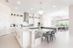 BD010J - Magnificent Bears Den Mansion With Themed Bedrooms at Reunion