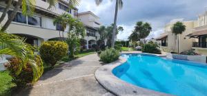 CASCADAS, spacious villa with workspace, pool & fast Wi-Fi