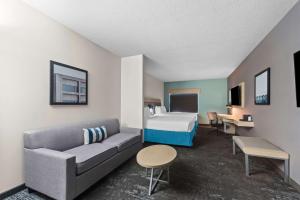 Queen Suite with Sofa Bed room in Best Western Plus Ogallala Inn