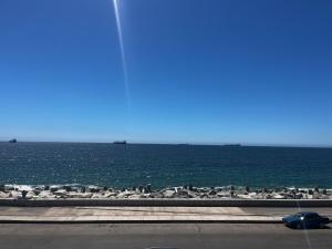 Disfruta la tranquilidad frente al mar