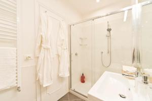 Lovely and Quiet Apartment for Two 10 min Walk from St Mark s Square- VHA Collection