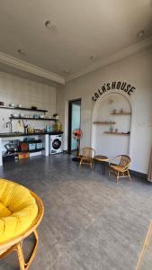 Cola House Nhà Nghỉ Dưỡng Nguyên Căn