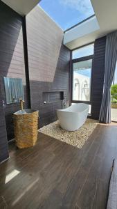 Cola House Nhà Nghỉ Dưỡng Nguyên Căn