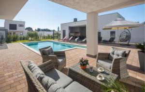 4 Bedroom Nice Home In Kastelir 