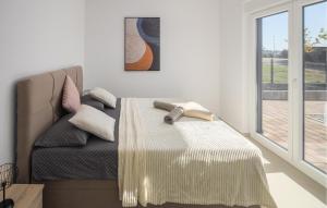 4 Bedroom Nice Home In Kastelir