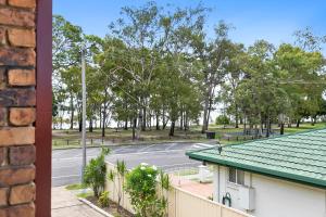 Banksia Beach Views!