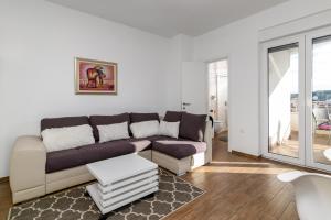 Family-friendly apartments with swimming pool Pula - 23595