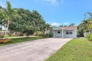 Coastal Retreat Near Downtown Stuart - Stuart