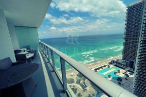 One-Bedroom Apartment room in Hyde Beach Resort Rentals