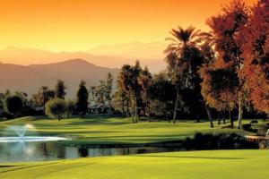 High-End Mid-Century Condo on the golf course