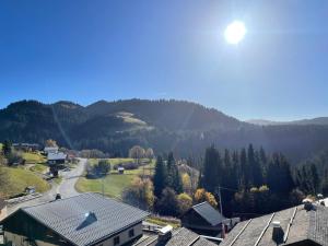 Appartement moderne proche pistes, 6 pers, balcon sud, animaux admis, parking, wifi - FR-1-505-214