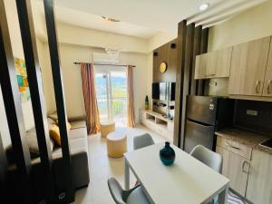 City Center 1-bedroom with balcony and washer
