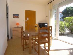Appt 3P pour 6 proche plage avec jardin privé, animaux admis - FR-1-776-109