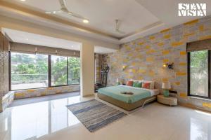 StayVistas Greystone Estate with Pool, Terrace, and Snooker Table