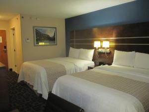 Queen Room with Two Queen Beds - Non-Smoking room in Best Western Benton Harbor – St. Joseph