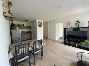 Appartements Appartement spacieux avec terrasse : photos des chambres