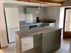 Maisons de vacances Maison en pierres renovee MONS 83 : photos des chambres