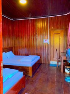 Garden View Lodge & Jungle Tour