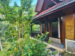 Mentawai Private Villa and Boat at Yantos Place