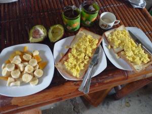 Phòng Giường Đôi Có Phòng Tắm Riêng (Double Room with Private Bathroom)