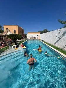 Casal Mastro appartamenti e camere con piscina - 比谢列