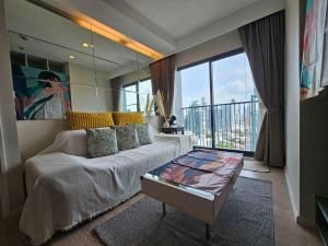 1BR at ThongLor BTS overlooking city with Workspace