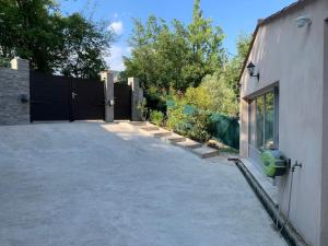 Maisons de vacances Agreable Studio entre mer & montagne piscine prive : photos des chambres
