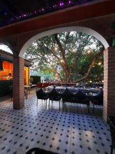 Maya Hotel & Restaurant