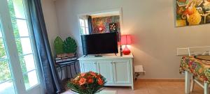 Charmante Maison Duplex en résidence avec piscine à Monflanquin