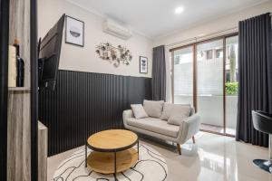 2BR Serviced Apartment at Vanya Park Asatti Garden BSD City
